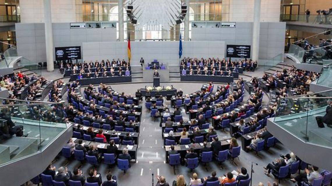 «Сделать Кремлю больно»: в Бундестаге обсудили российские «дела» вместо немецких