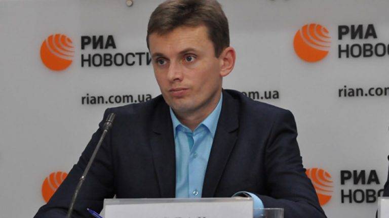 Политолог Бортник рассказал о проблемах кластеров Минских соглашений