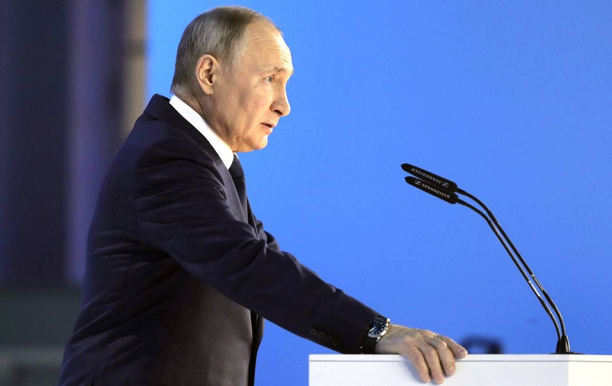 Почему в послании Путина не было ни слова про Донбасс