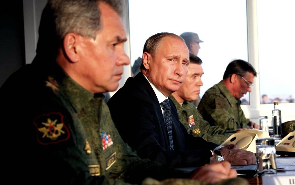 Почему Путин тянет с решением донбасского вопроса