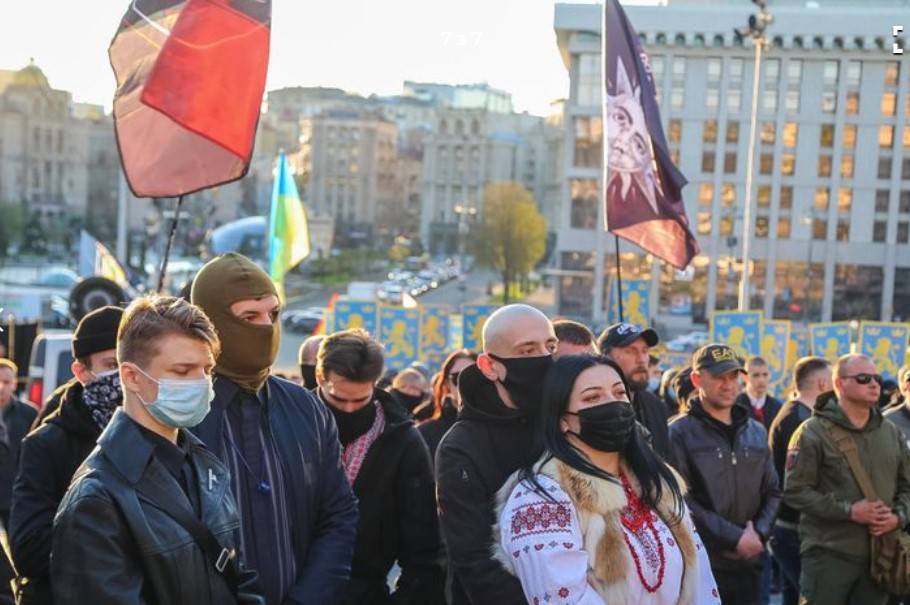 «Российская провокация»: на Украине попытались откреститься от марша националистов в Киеве