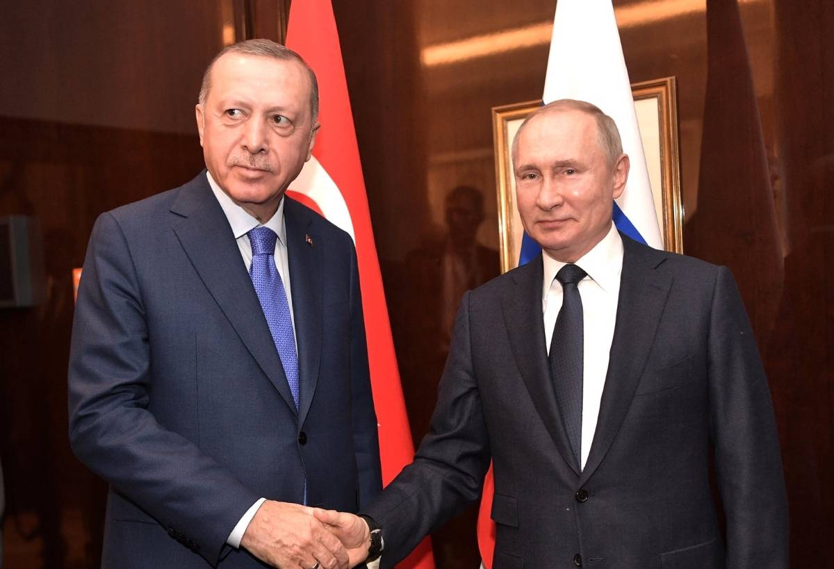 «Россия - меньшее из зол»: турецкие читатели выбирают РФ, а не США