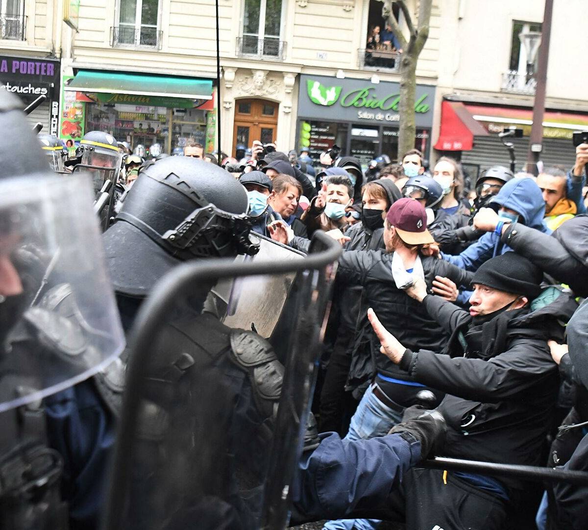 Франции грозит гражданская война