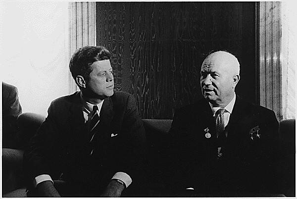 Хрущев недооценил Кеннеди и это привело к чрезвычайно опасным последствиям