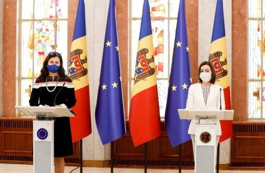 Молдова: если хотите 600 млн от Еврокомиссии – голосуйте за партию Санду Молдова: если хотите 600 млн от Еврокомиссии – голосуйте за партию Санду