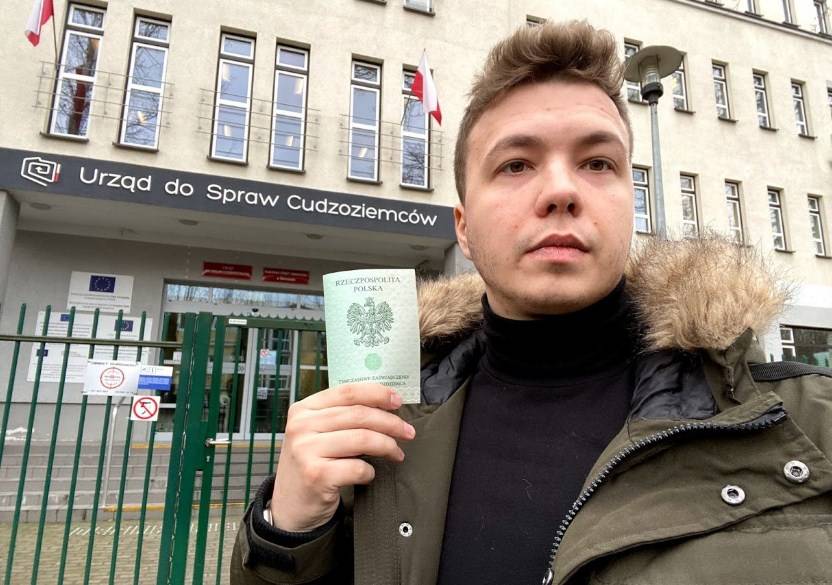 Операция «Протасевич»: оппозиционного блогера сдали свои