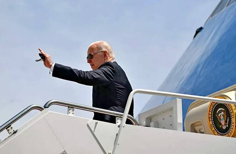 Байден превращается в "курьера Путина" Байден превращается в "курьера Путина"