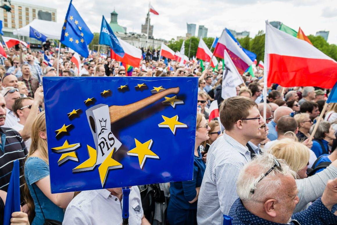 Польша обиделась на Европу и готовится к выходу из Евросоюза