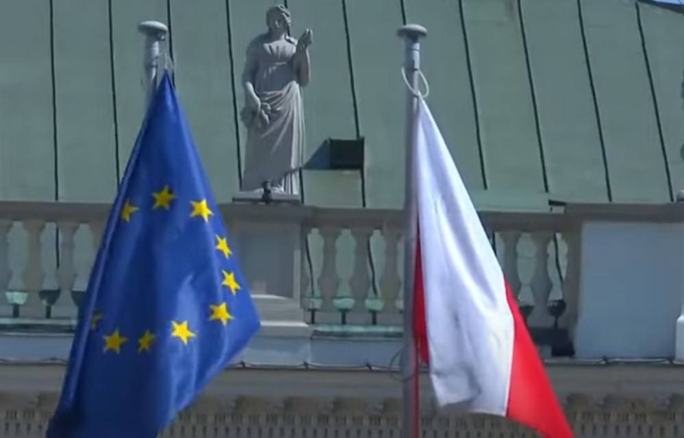Польша поссорилась с Брюсселем и может начать процесс по выходу из ЕС