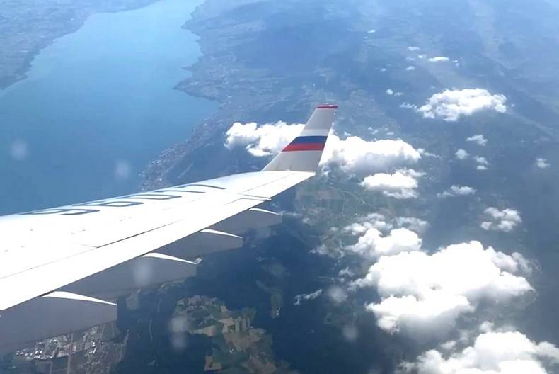 Самолет российской делегации час "мотали" над Женевой из-за прилета Байдена