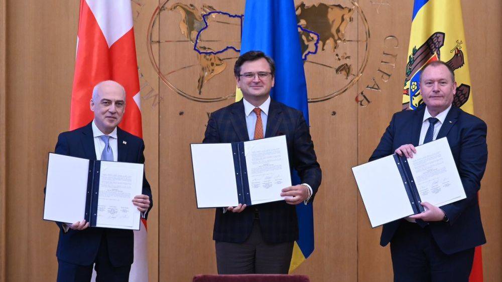 Для чего Украина, Грузия и Молдова создали «Ассоциированное трио»?