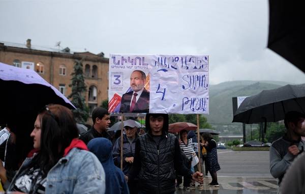Предвыборный расклад: Армению готовят ко второму туру и затяжным протестам