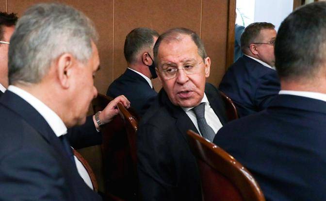 Авангард ЕдРА: Шойгу, Лавров, две женщины и еще мужчина Авангард ЕдРА: Шойгу, Лавров, две женщины и еще мужчина