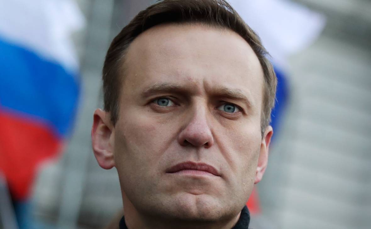 Соратник Навального сдал контакты с зарубежными кураторами
