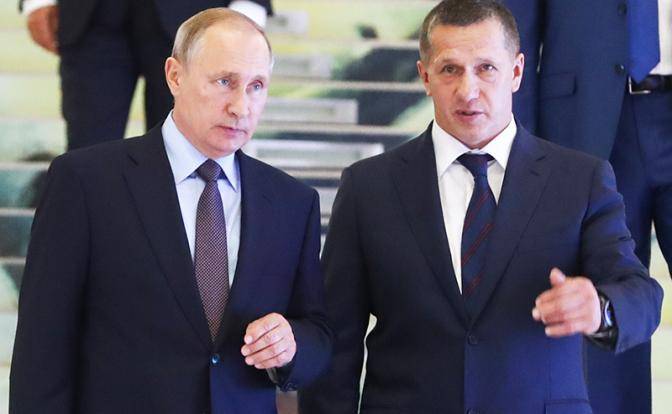 Укрупнять и властвовать: вице-премьеров распределят по регионам Укрупнять и властвовать: вице-премьеров распределят по регионам