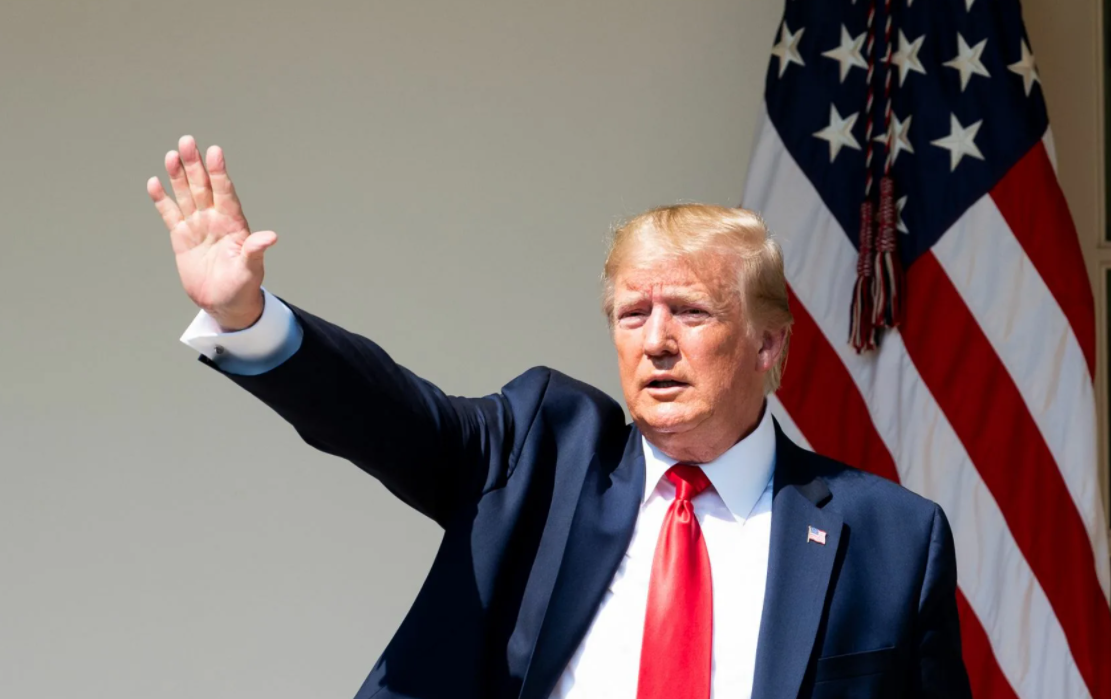 Дональд Трамп возвращается в большую политику США Дональд Трамп возвращается в большую политику США