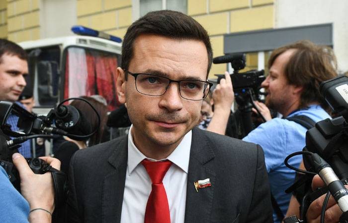 Бегство с тонущего корабля: эксперты об отставке Яшина Бегство с тонущего корабля: эксперты об отставке Яшина
