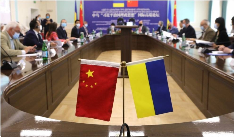 Украина грозит Западу разворотом в сторону Китая Украина грозит Западу разворотом в сторону Китая