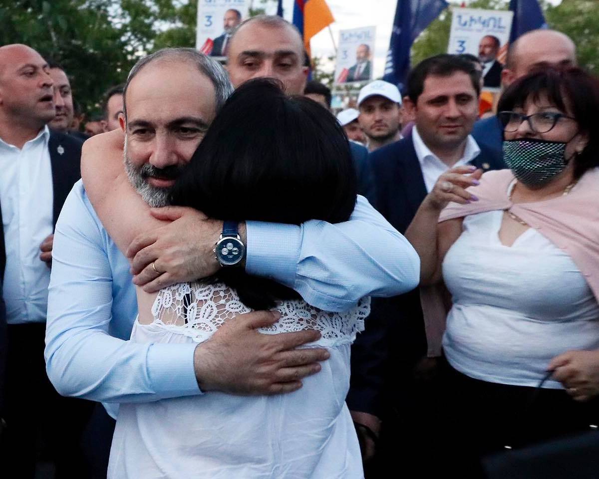Политический дурман: У Пашиняна в Армении нет всеобщей поддержки, но выборы он выигрывает