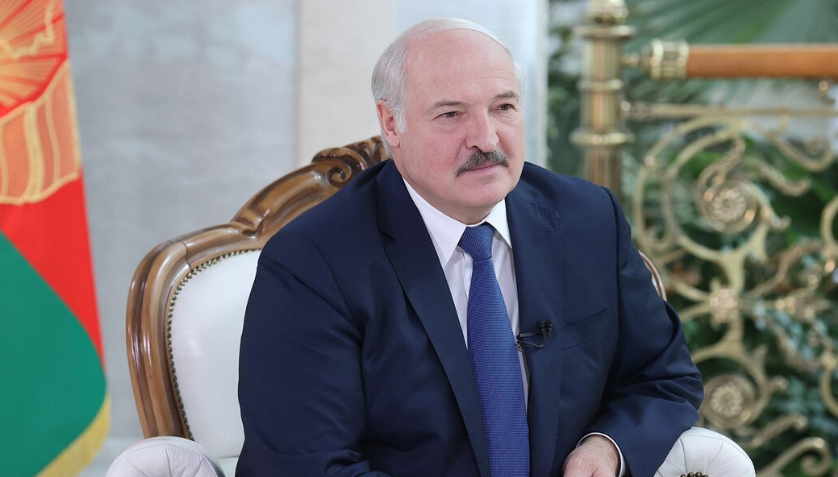 Лукашенко должен обезопасить Белоруссию от резкой смены политического курса Лукашенко должен обезопасить Белоруссию от резкой смены политического курса