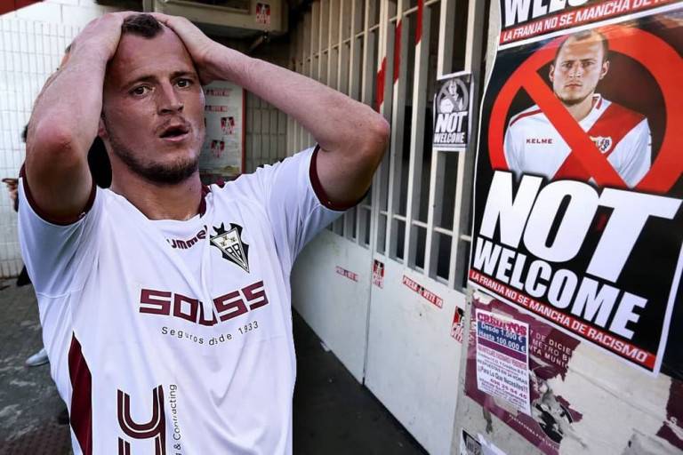 Украинского нациста Зозулю гонят из испанского футбола