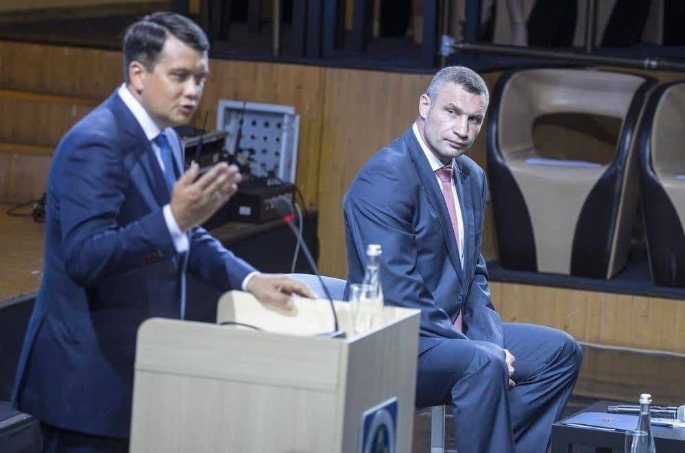 Кличко с Разумковым готовятся вырвать президентскую булаву у Зеленского Кличко с Разумковым готовятся вырвать президентскую булаву у Зеленского