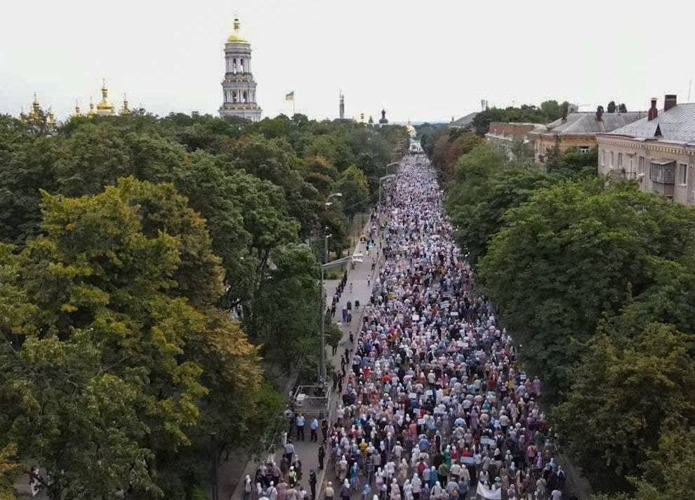 Крёстный ход 27 июля в Киеве поразил и испугал украинских политиков