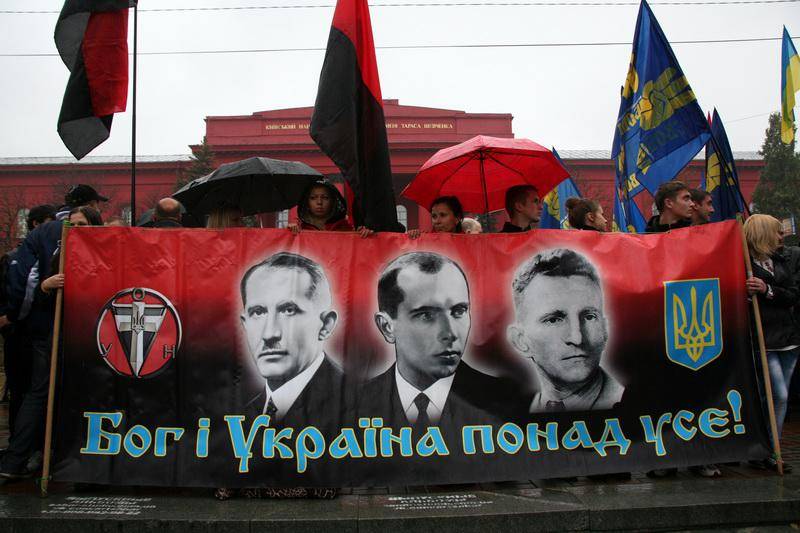Украина: 30 лет бесконечного падения в пропасть