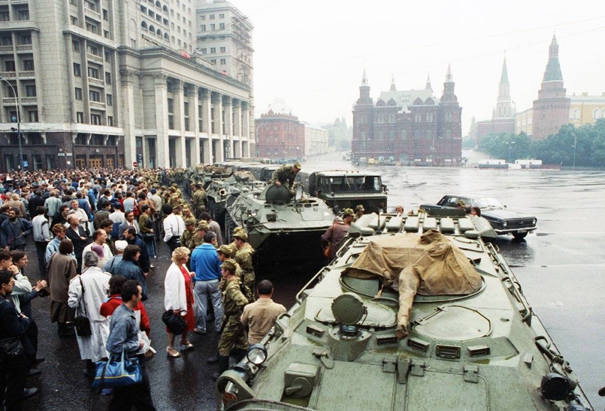Как неспособность сохранить СССР вылилась в антисоветский переворот