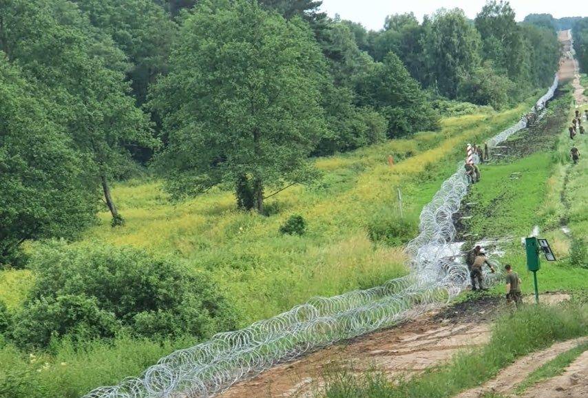 «Граница надёжно запечатана»: в Польше показали «обустроенный» кордон с Белоруссией