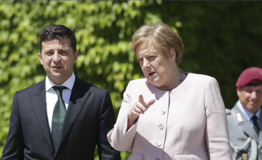 Удастся ли Меркель договориться с Киевом о выполнении минских соглашений