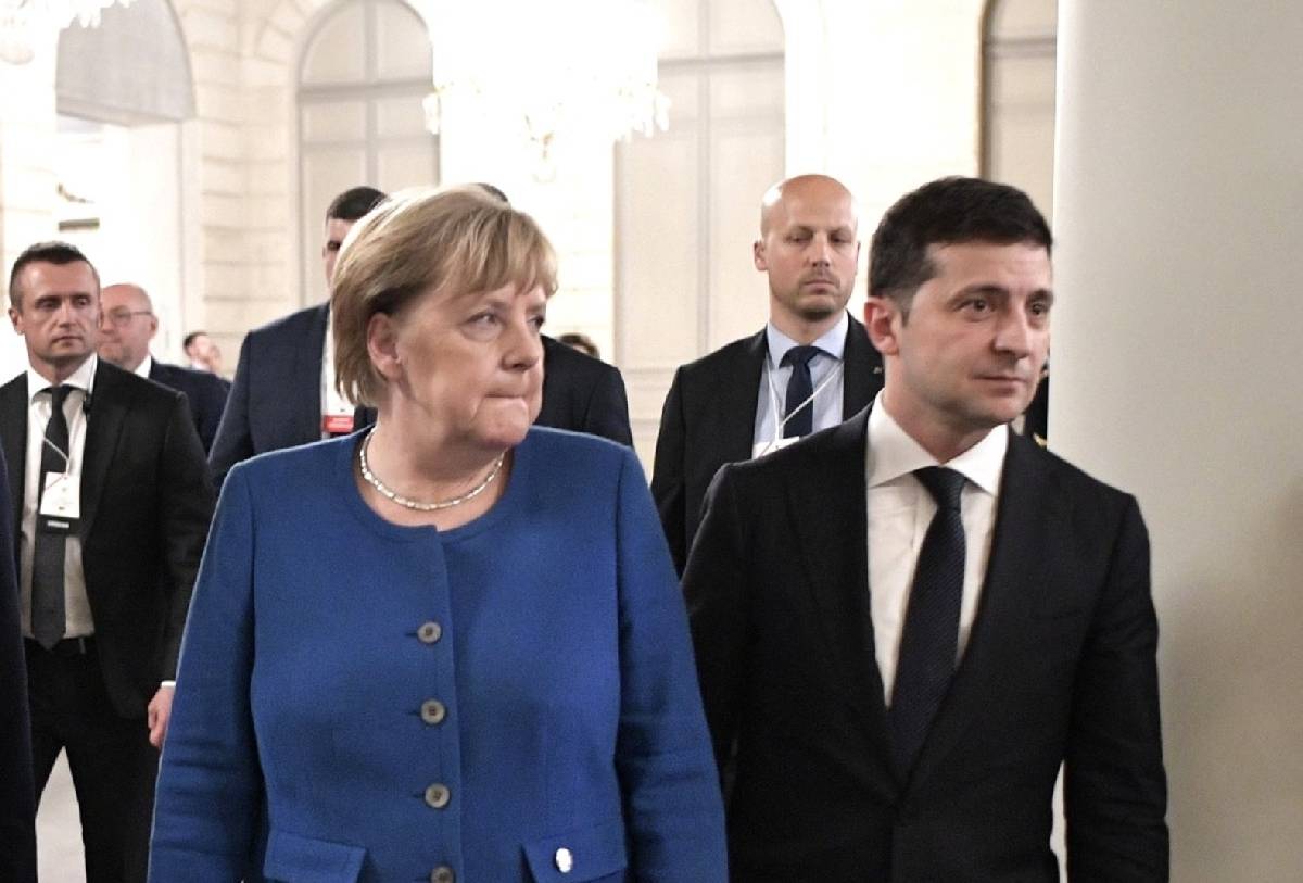 Визит Меркель на Украину начнется с демарша немцев