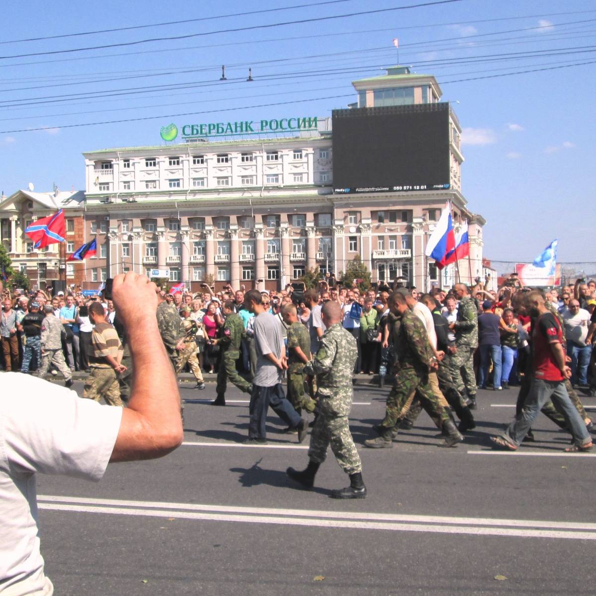 Неторжественный парад в Донецке, август 2014