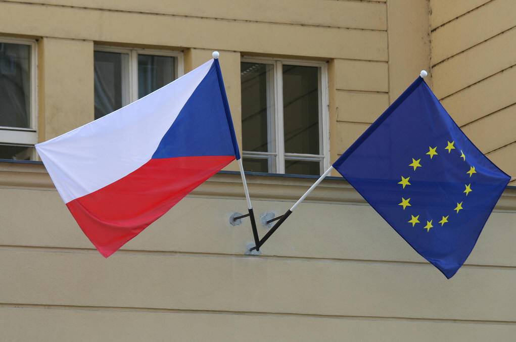 Зачем Сенат Чехии толкает Киев на конфликт с Брюсселем? Зачем Сенат Чехии толкает Киев на конфликт с Брюсселем?