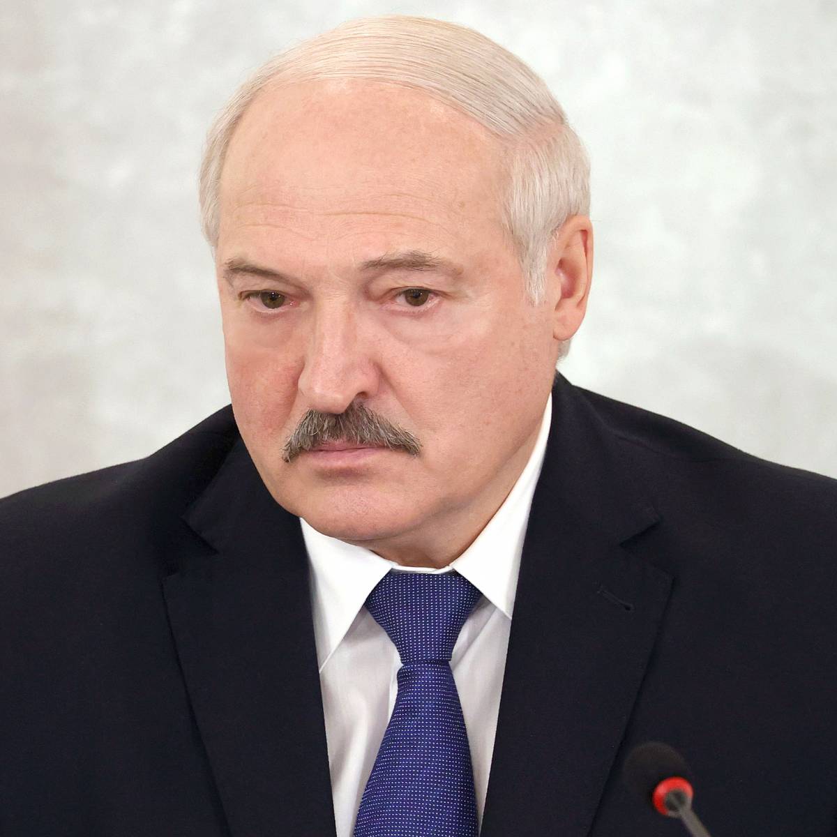 Лукашенко назвал "позорным" уход США из Афганистана
