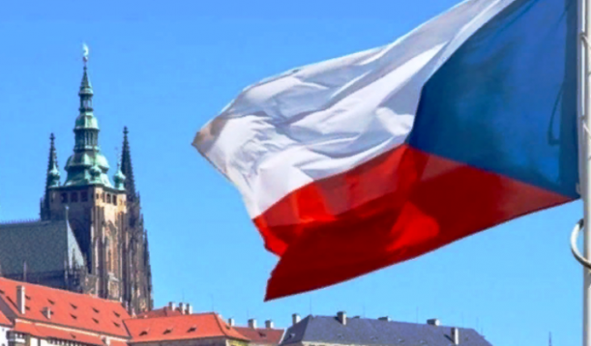 Разворот в сторону РФ: Чехия устала сидеть на геополитическом шпагате