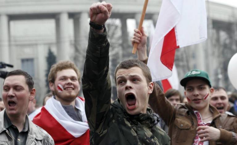 Белорусские «змагары»: почему их суть – национализм и русофобия