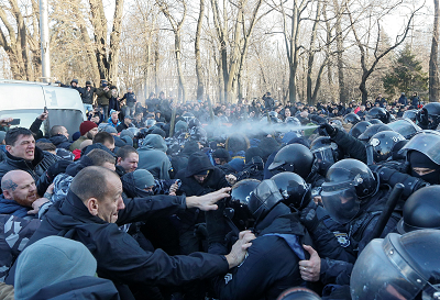 Госдеп научит украинских силовиков жестко подавлять протесты