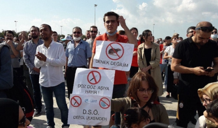 Волна протестов из-за ковид-ограничений дошла до Турции Волна протестов из-за ковид-ограничений дошла до Турции