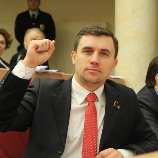 На Украине хотят дать убежище члену КПРФ Бондаренко, не признающему Крым На Украине хотят дать убежище члену КПРФ Бондаренко, не признающему Крым