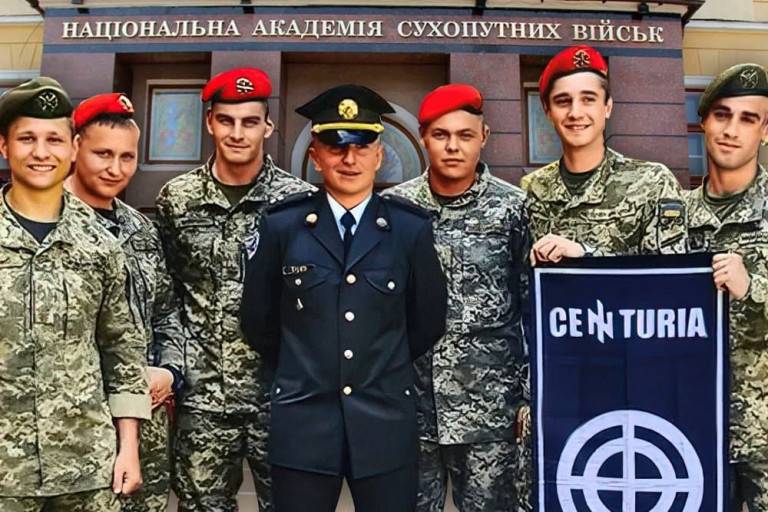 Украинских неонацистов «растят» на деньги США Украинских неонацистов «растят» на деньги США