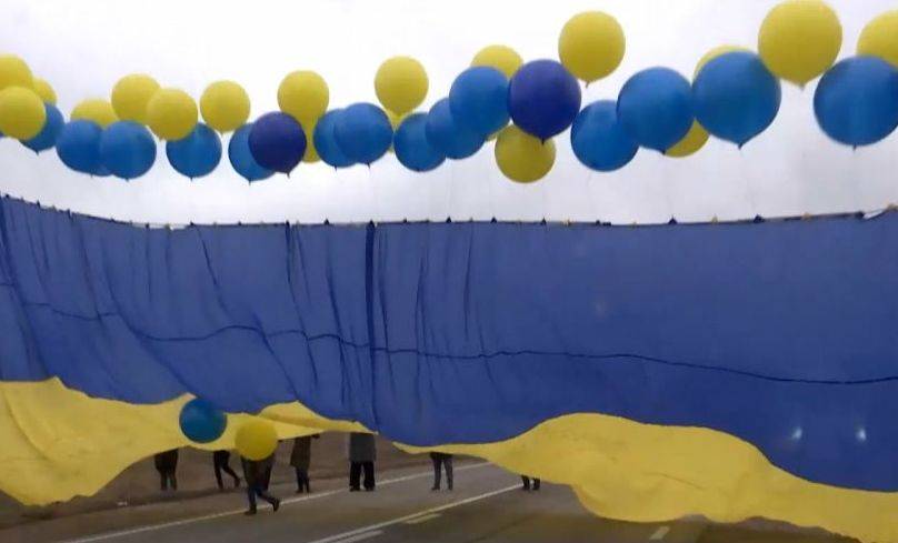 Киев ставит на словесную мишуру в отношении Крыма и Донбасса