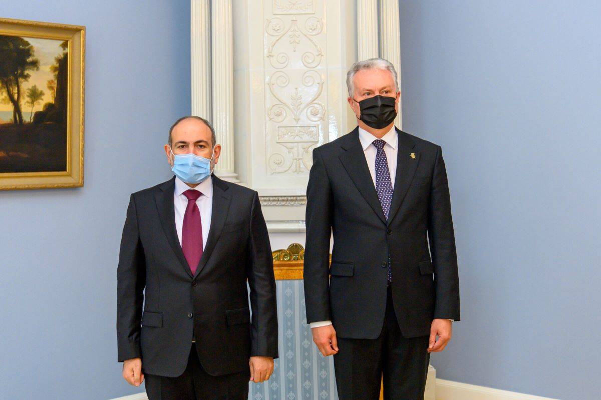 Президент Литвы призвал Пашиняна активизировать демократические реформы в Армении