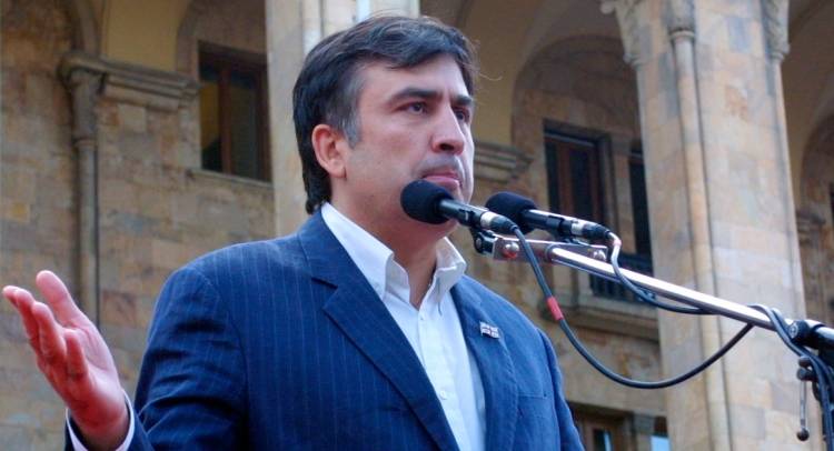 Михаил Саакашвили в Грузии: встречи без галстуков Михаил Саакашвили в Грузии: встречи без галстуков