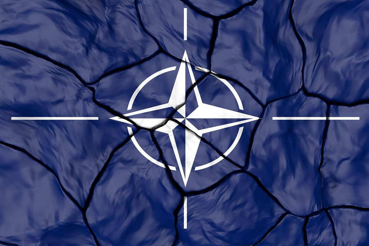 НАТО трещит по швам