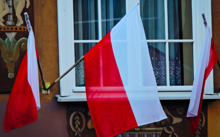 Варшава играет на противоречиях ЕС и США для реализации своих амбиций