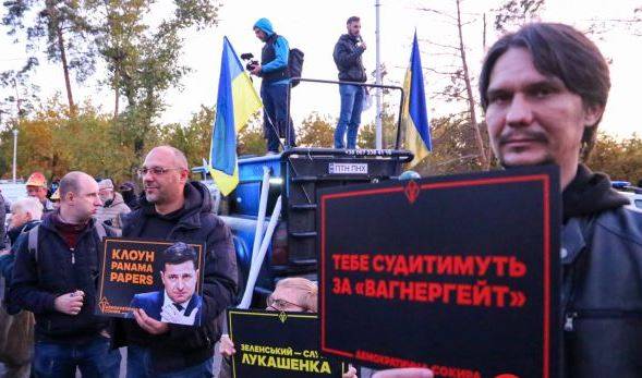 Зеленский против Порошенко: петушиные бои украинских гетманов