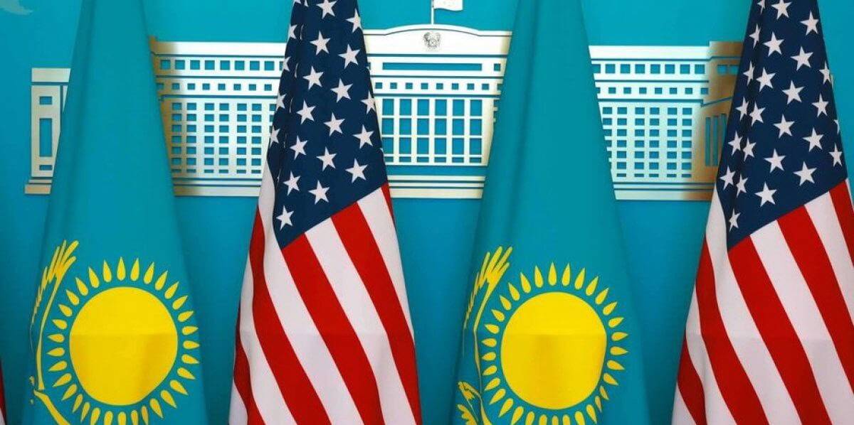 США шантажом толкают элиту Казахстана на антироссийский путь США шантажом толкают элиту Казахстана на антироссийский путь