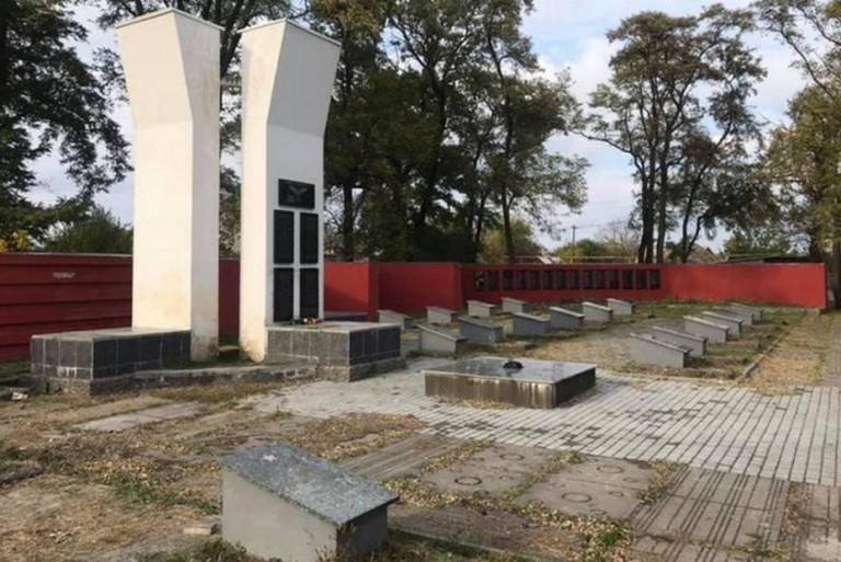Украина: что установят на месте мемориала советским освободителям? Украина: что установят на месте мемориала советским освободителям?