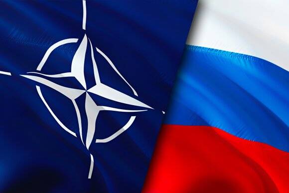 Обострение отношений: эксперты о закрытии представительства РФ в НАТО